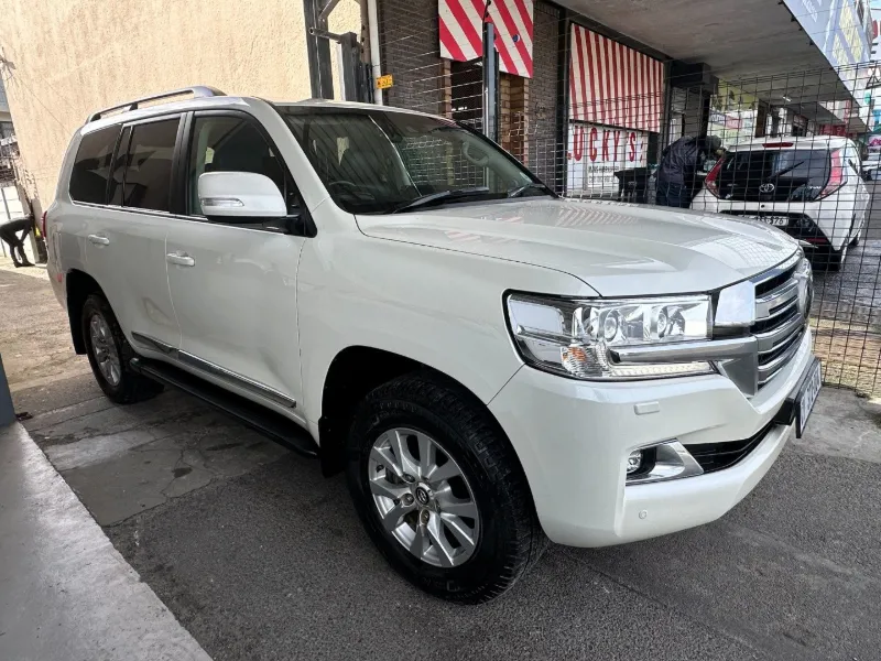 2018 Toyota Land Cruiser 200 4.5 D V8 VX-R Auto, one of our used cars for sale in Bellville